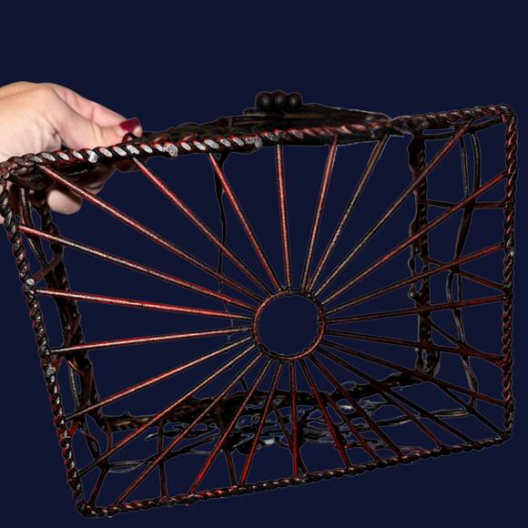 Vintage Metal Wire Grape Basket – Tuscan Kitchen Storage - Picture 3 of 6